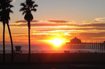 huntington_beach_at_sunset_by_i_am_kinda_lost-d6biuue