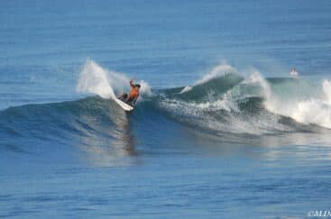 surfing bali
