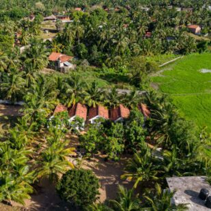 Höhe eines Surfcamps in Arugam Bay in Sri Lanka