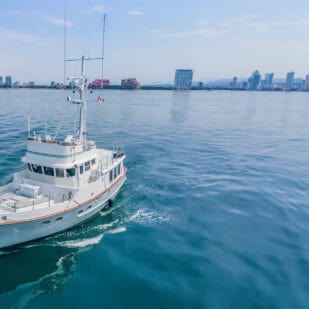Bateau de croisière de surf au Mexique